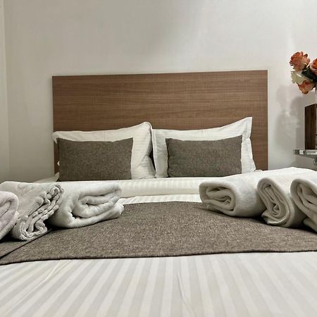 Yvn Tumanyan Apart-Hotel Jerevan Buitenkant foto