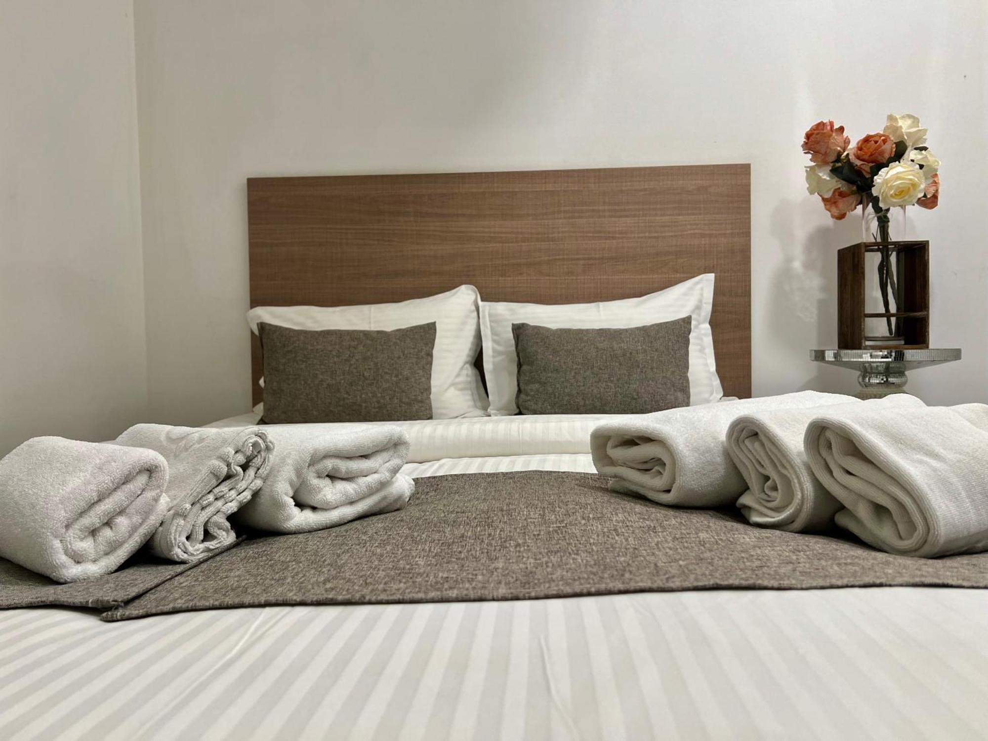 Yvn Tumanyan Apart-Hotel Jerevan Buitenkant foto