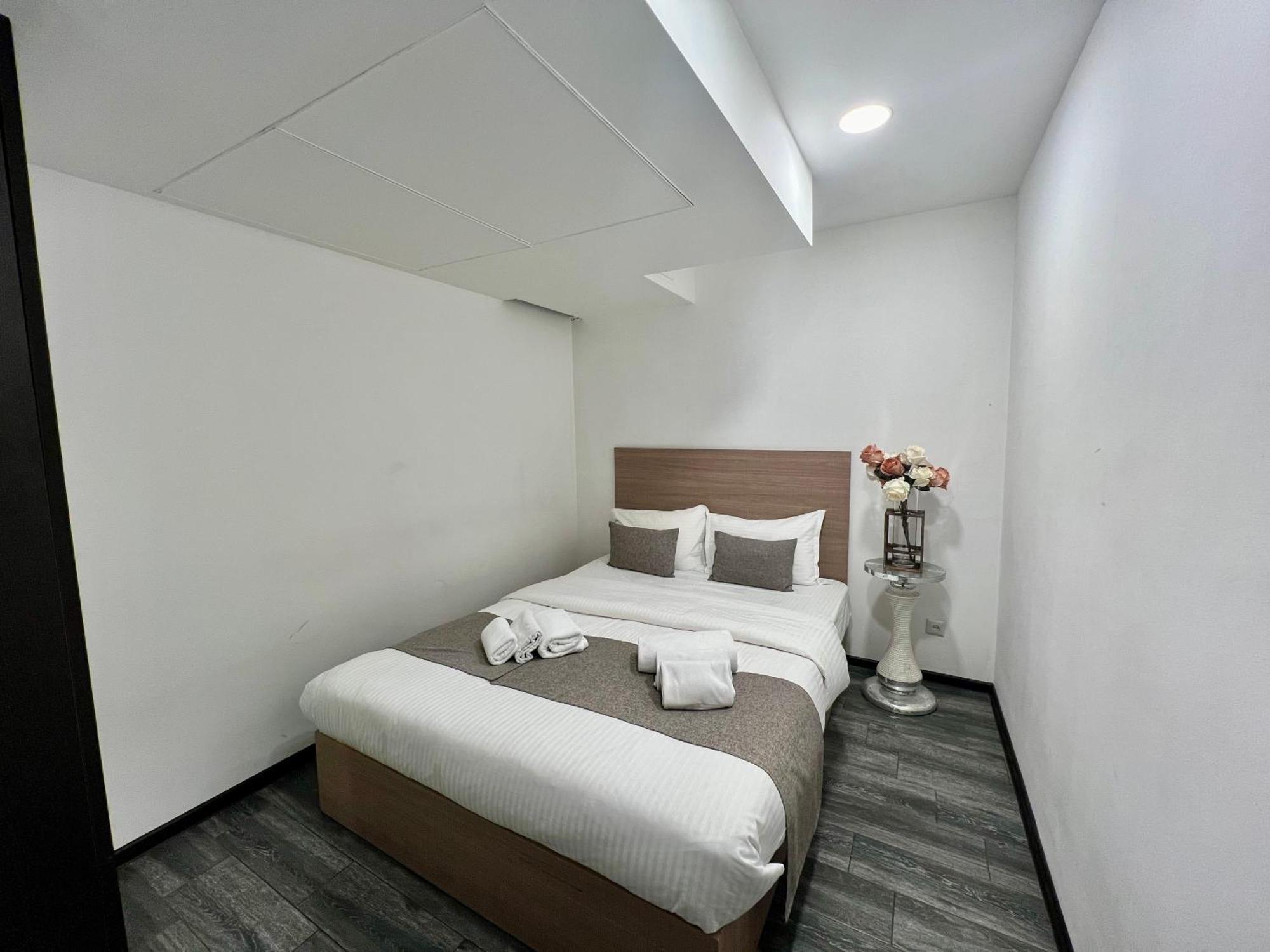 Yvn Tumanyan Apart-Hotel Jerevan Buitenkant foto