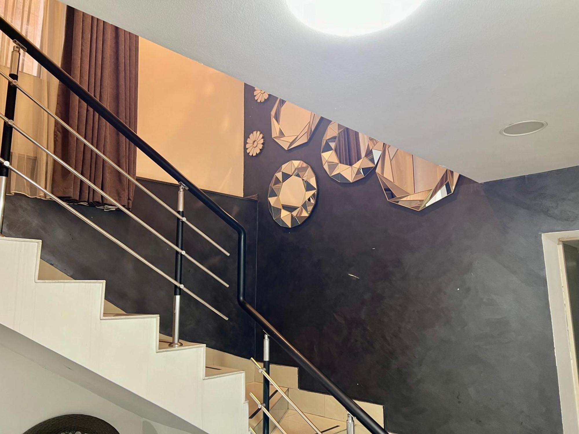 Yvn Tumanyan Apart-Hotel Jerevan Buitenkant foto