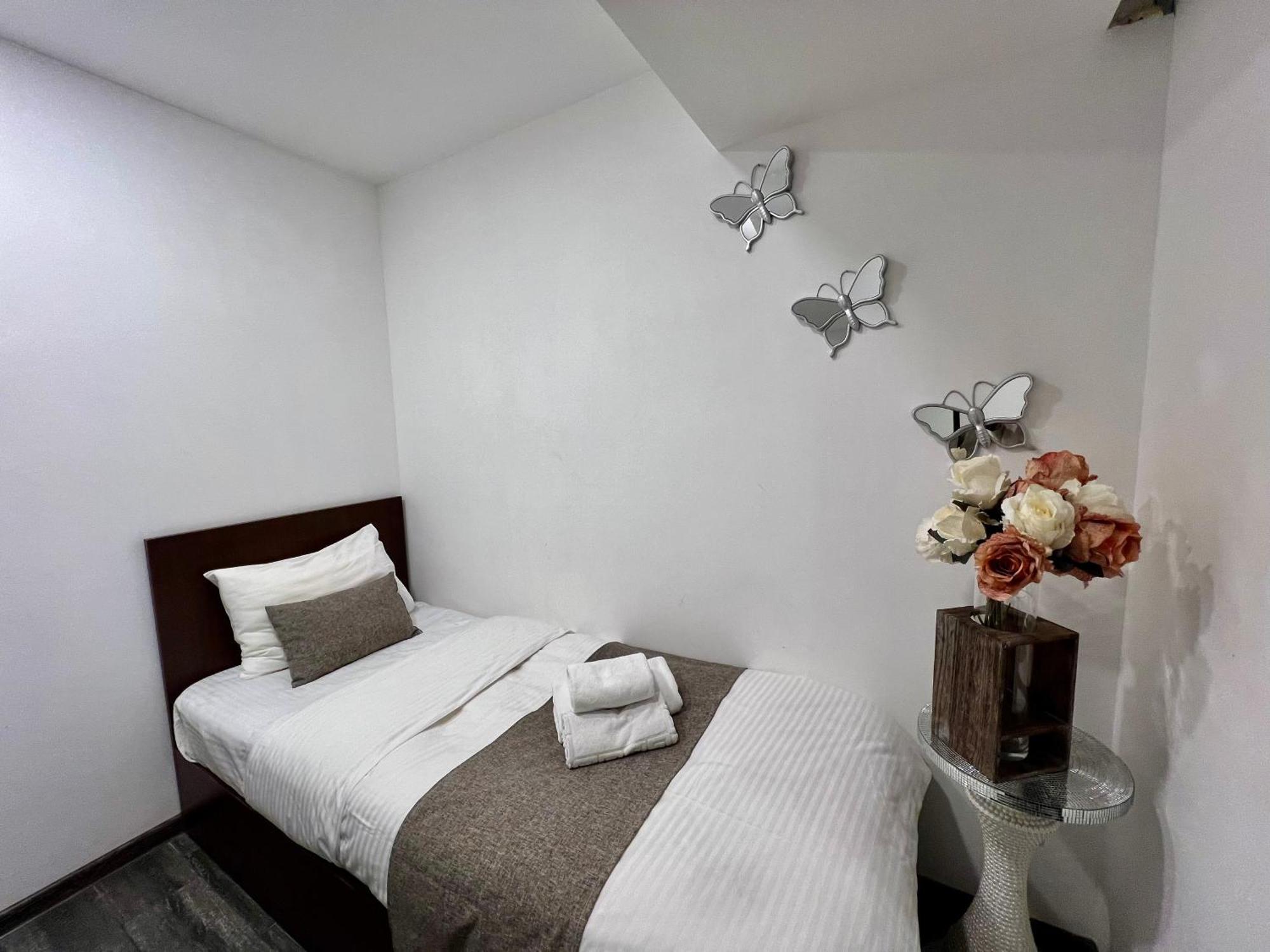 Yvn Tumanyan Apart-Hotel Jerevan Buitenkant foto