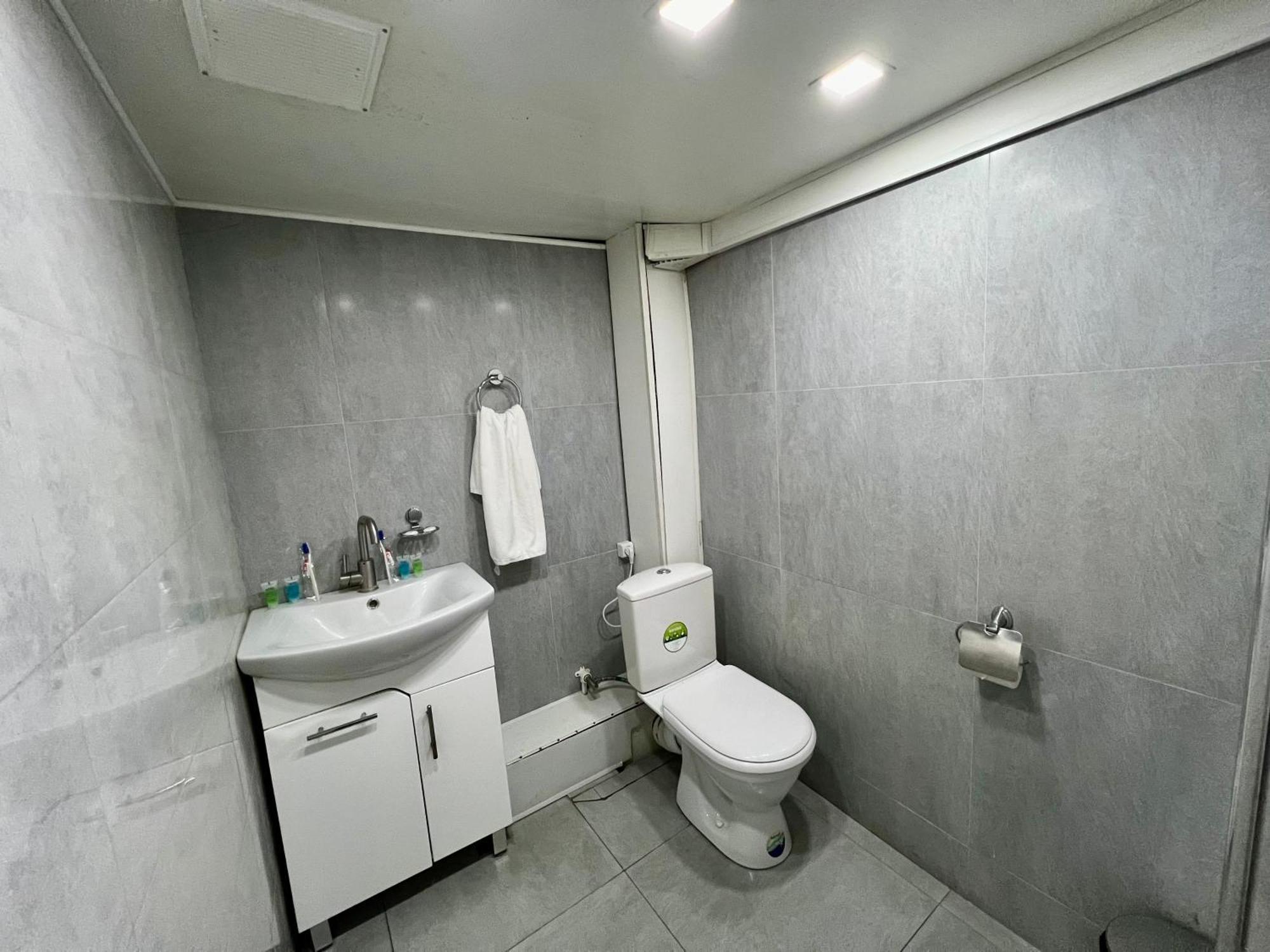 Yvn Tumanyan Apart-Hotel Jerevan Buitenkant foto