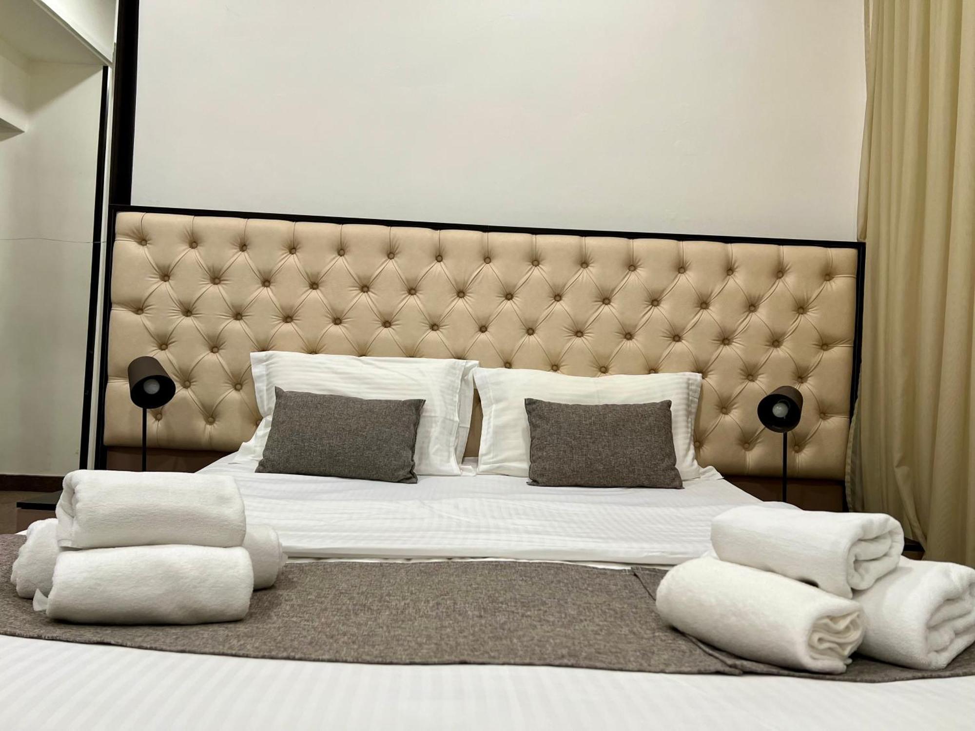 Yvn Tumanyan Apart-Hotel Jerevan Buitenkant foto