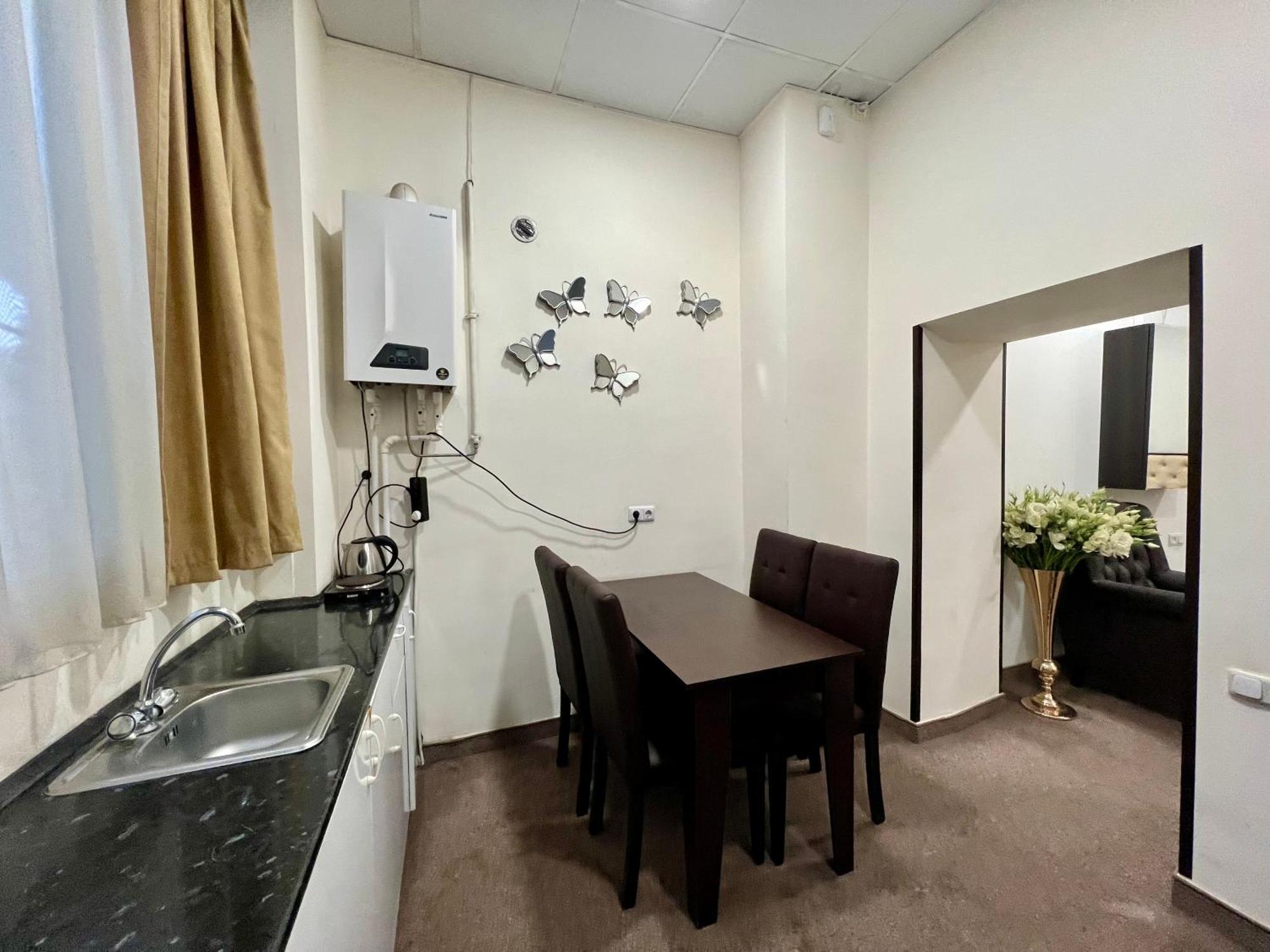 Yvn Tumanyan Apart-Hotel Jerevan Buitenkant foto